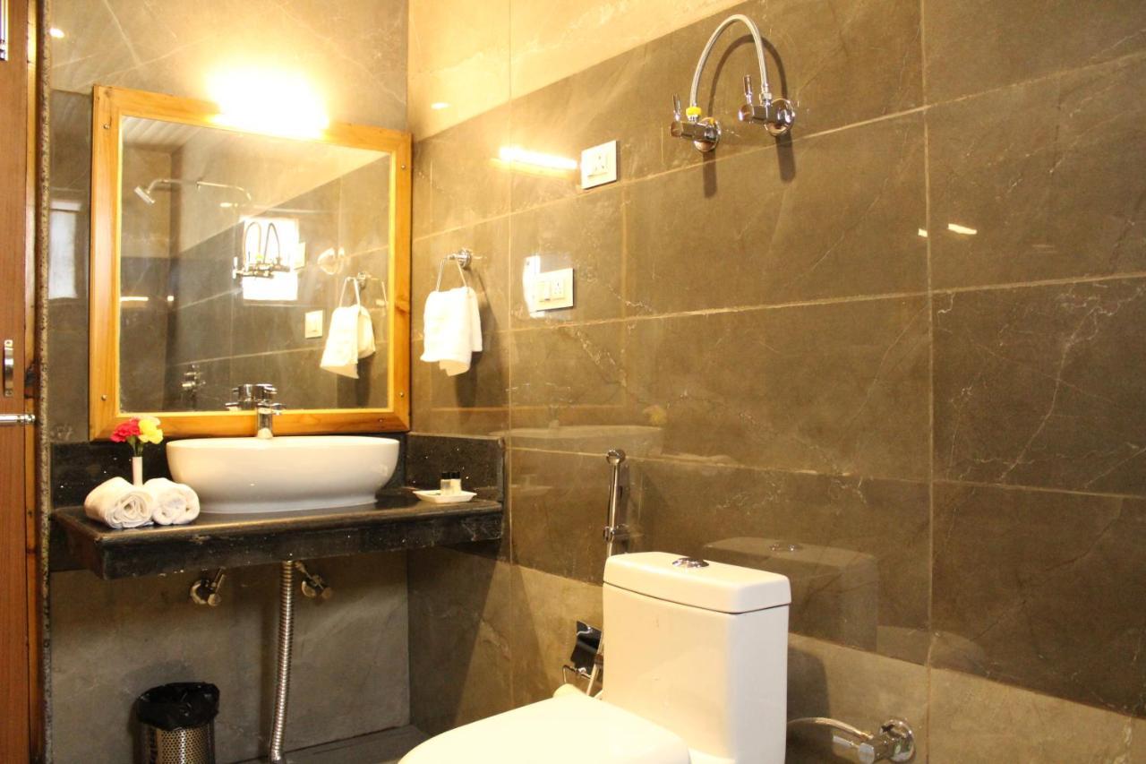 Vaibhav Regency Hotel Manāli Екстериор снимка