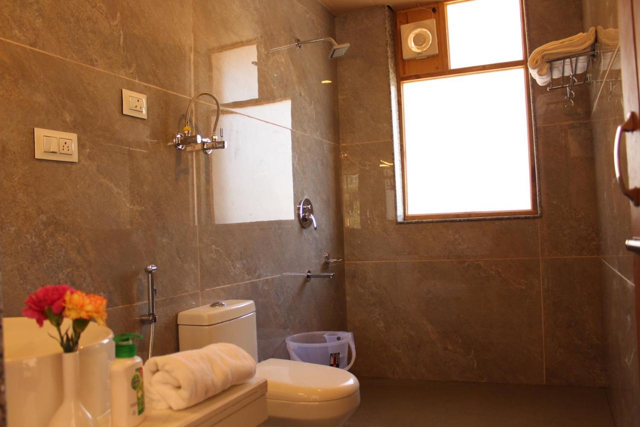 Vaibhav Regency Hotel Manāli Екстериор снимка
