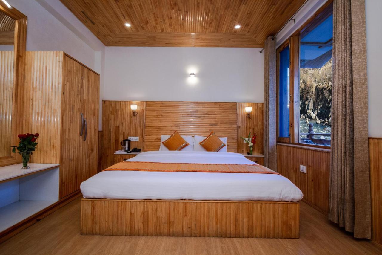 Vaibhav Regency Hotel Manāli Екстериор снимка
