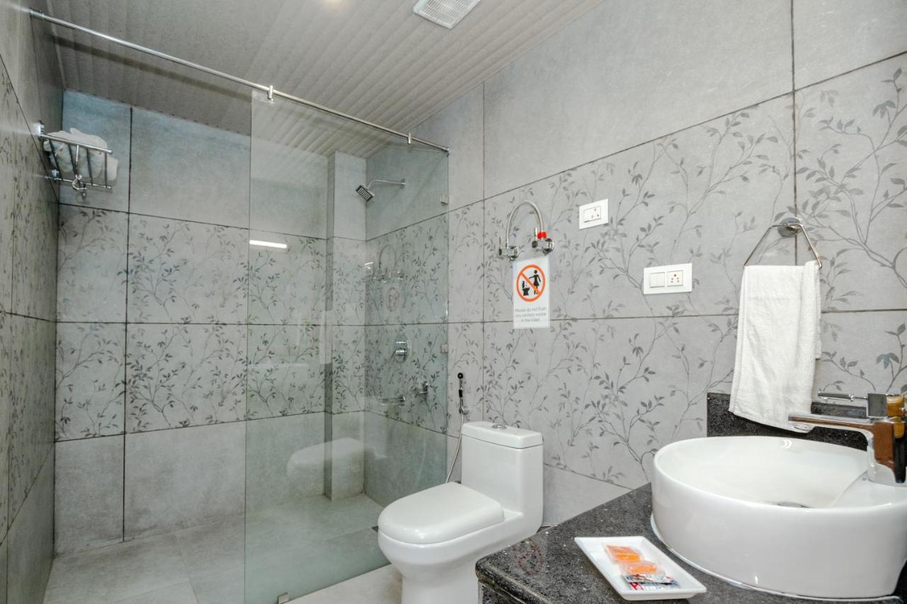 Vaibhav Regency Hotel Manāli Екстериор снимка