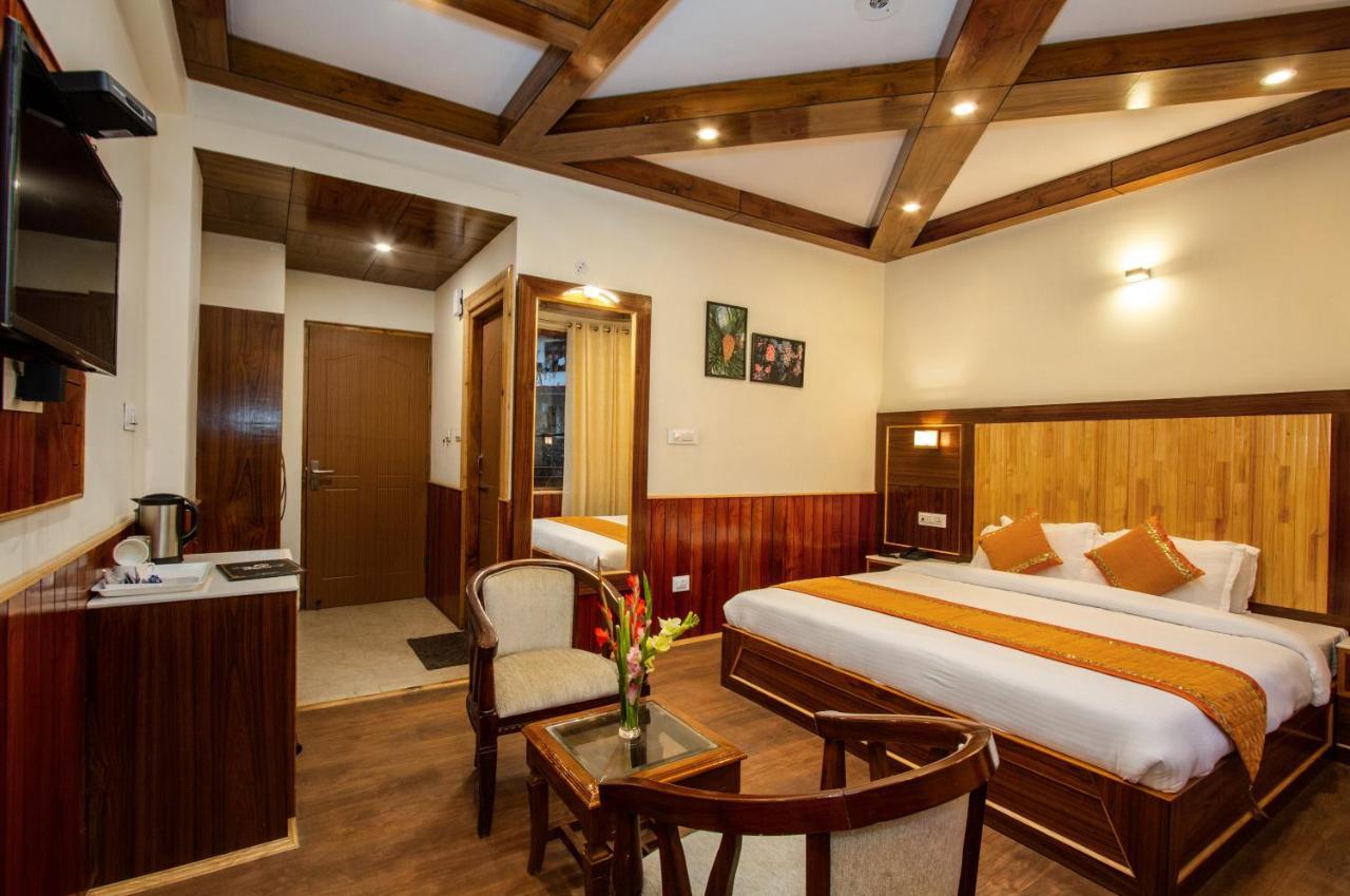 Vaibhav Regency Hotel Manāli Екстериор снимка